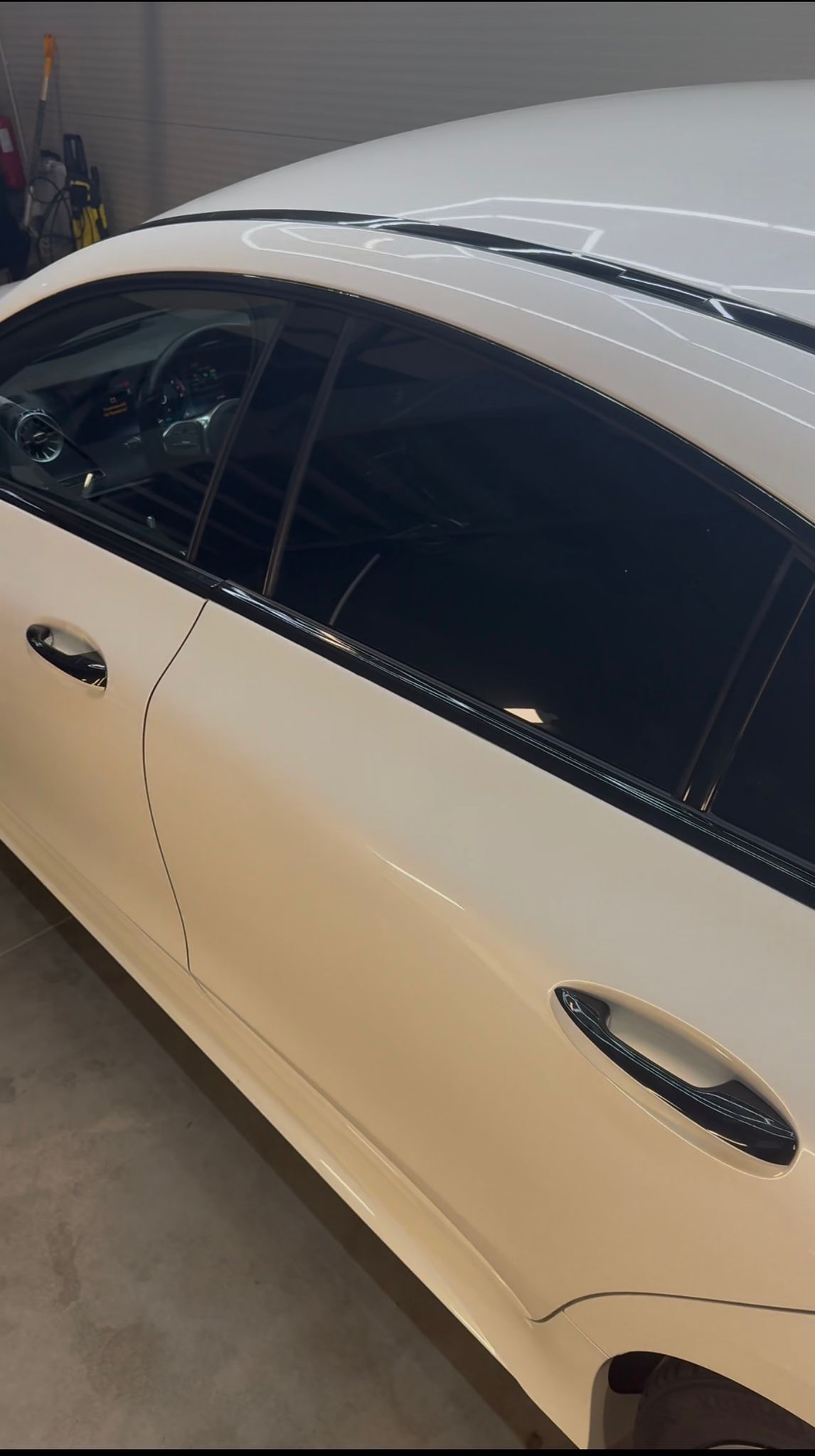 Auto ar hroma elementiem pirms Black Package